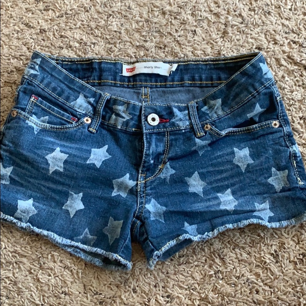 Levi star print jean shorts. WILL SHIP TOMORROW AM